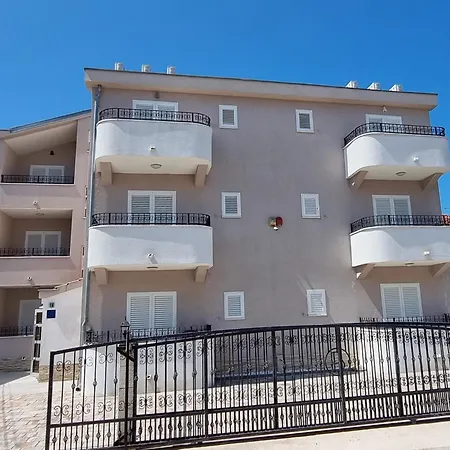 Bonbon 2 * Biograd Na Moru