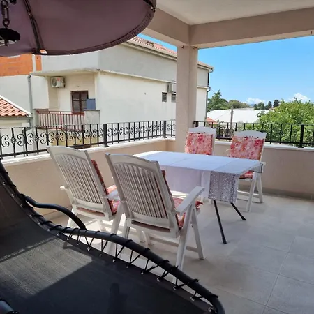 Bonbon 2 * Biograd Na Moru