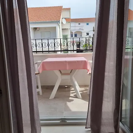 Bonbon 2 Biograd Na Moru