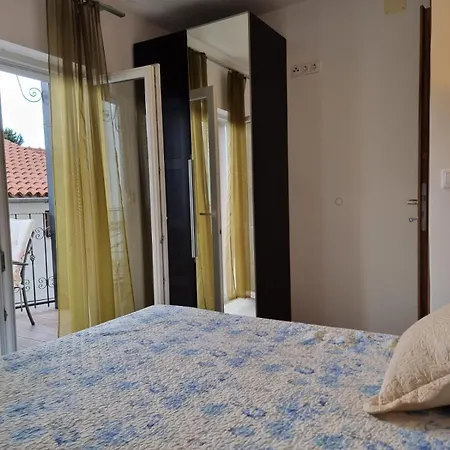 Bonbon 2 Biograd Na Moru