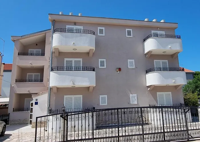 Bonbon 2 * ביוגראד נה מורו