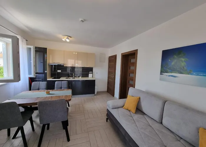 Bonbon 2 ביוגראד נה מורו