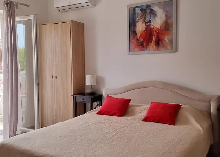 Bonbon 2 * ביוגראד נה מורו