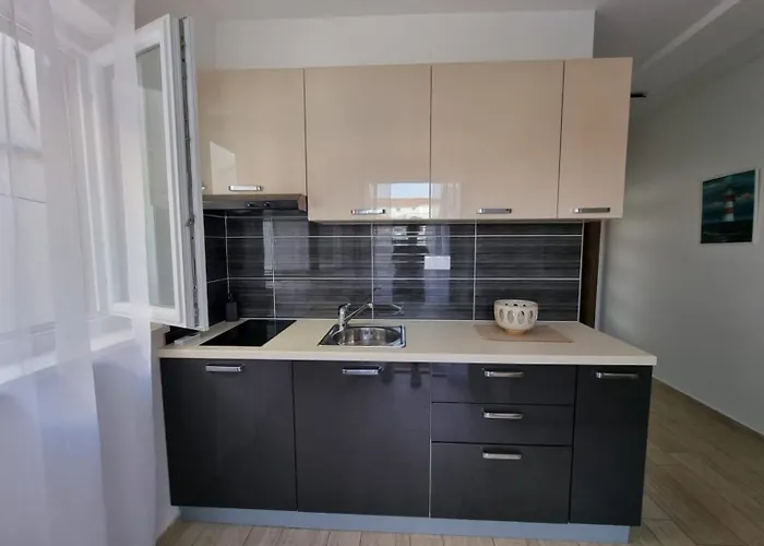 Bonbon 2 * ביוגראד נה מורו