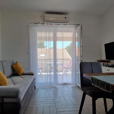 Apartment Bonbon 2 *
