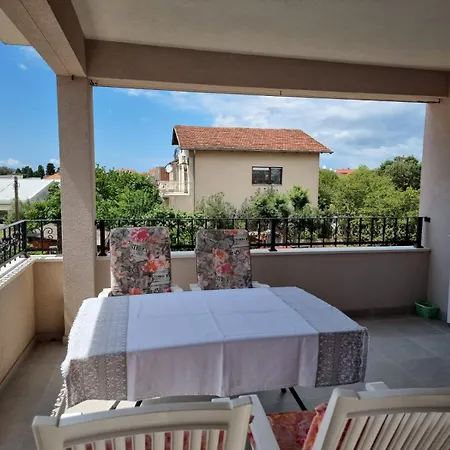 Bonbon 2 * Biograd Na Moru