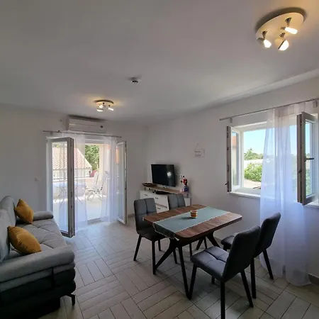 Apartment Bonbon 2 *