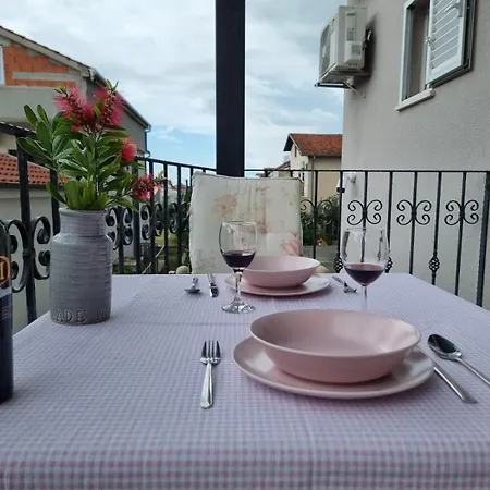 Apartment Bonbon 2